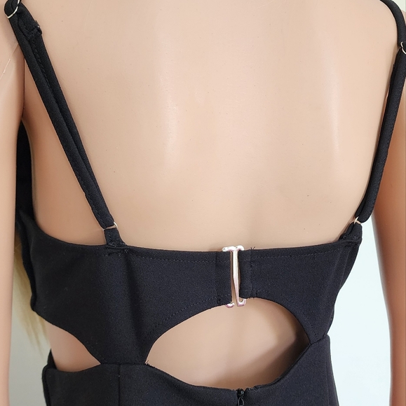 JUST QUELLA BLACK CUTOUT SPAGHETTI STRAPS FITTED PARTY CLUBBING MIDI DRESS - Picture 8 of 11